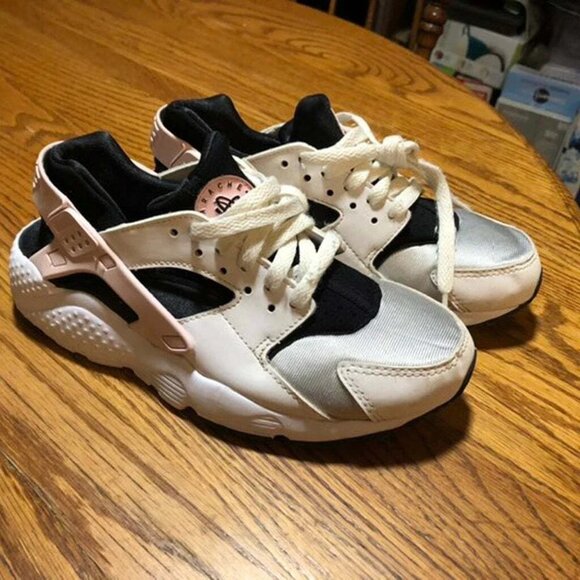 Nike Air Huarache Run GS Pink Foam White Black 654275-115 sz 5Y - Picture 1 of 6